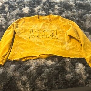 Long sleeve crop top ‘Witchy Woman’